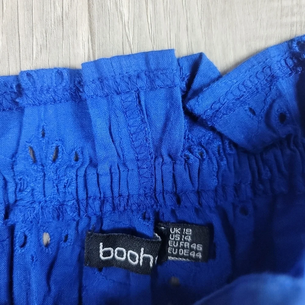 Boohoo Plus Eyelet Off Shoulder Top Cobalt - Picture 6 of 9